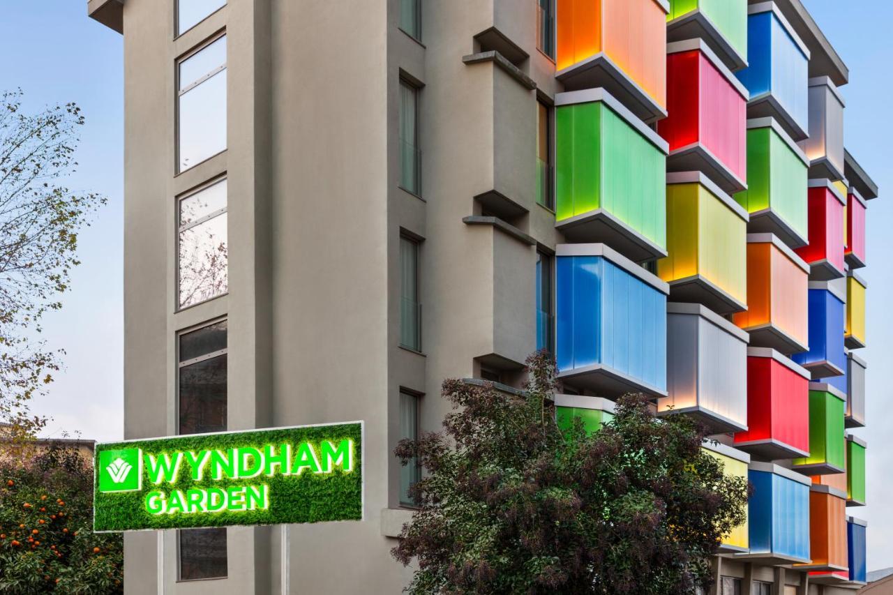 Wyndham Garden Firenze Bagian luar foto