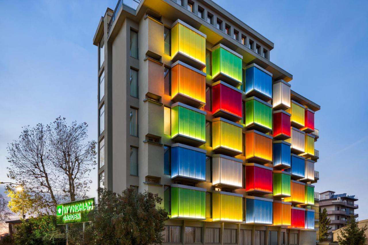 Wyndham Garden Firenze Bagian luar foto