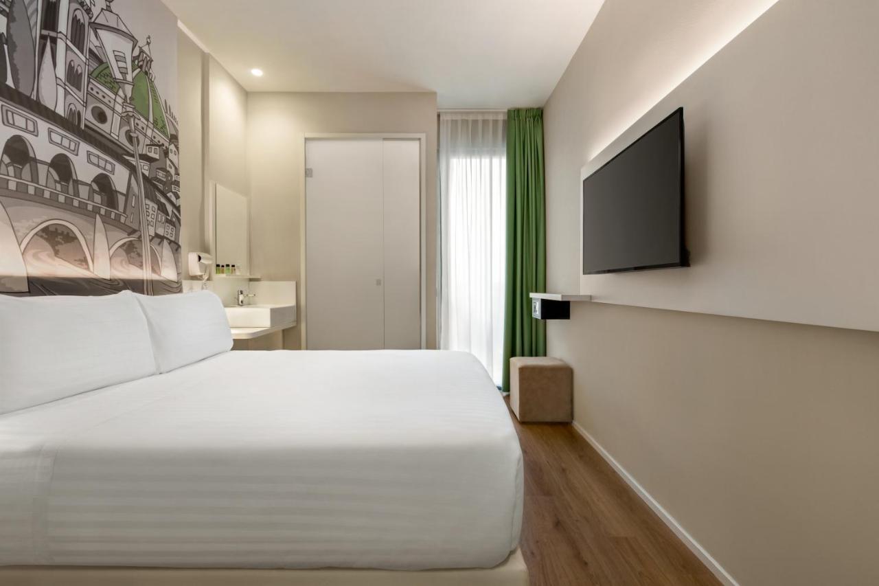 Wyndham Garden Firenze Bagian luar foto